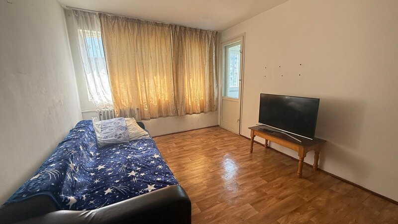 Dristor, metrou, stradal, etajul 6, mobilat.