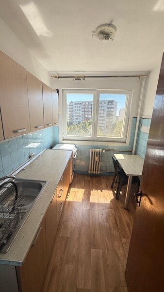 Dristor, metrou, stradal, etajul 6, mobilat.