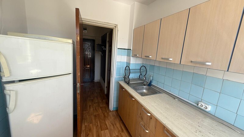 Dristor, metrou, stradal, etajul 6, mobilat.